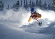 九游游戏-赛道与球场的双重逆转，F1街道赛焦点战与尼克斯翻盘湖人的启示