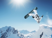 九游体育直播-李梓嘉关键制胜，日本队完胜法国队，亚洲羽球新格局的诞生