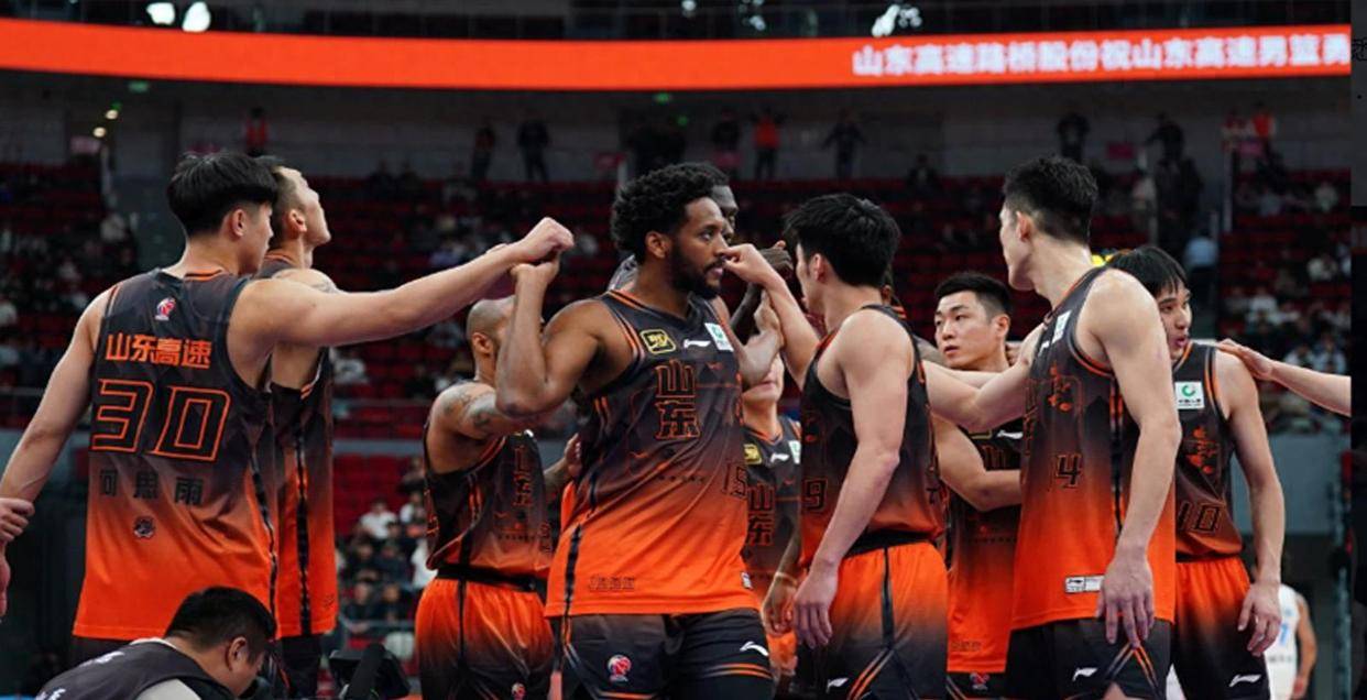 NBA球队集结热身赛,实力飙升备战新赛季 NBA球队集结热身赛,实力飙升备战新赛季
