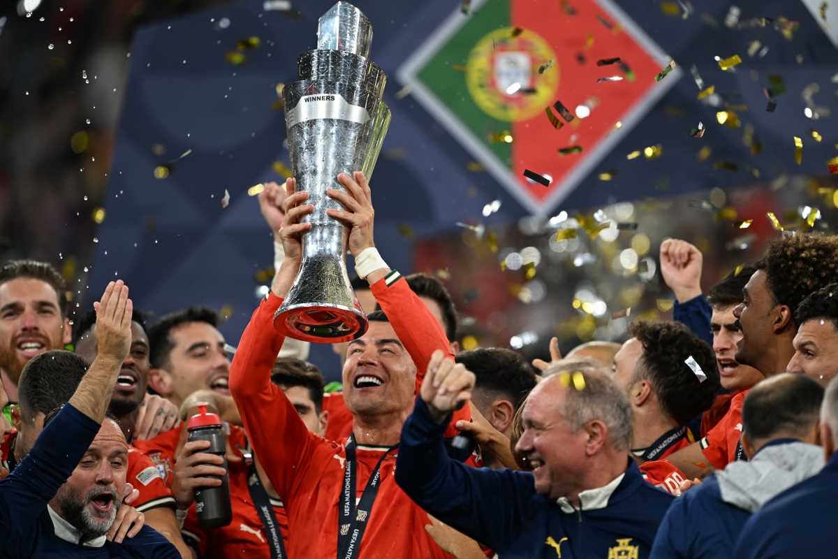 葡萄牙队出色表现,赢得欧锦赛决赛资格的简单介绍 葡萄牙队出色表现,赢得欧锦赛决赛资格的简单介绍