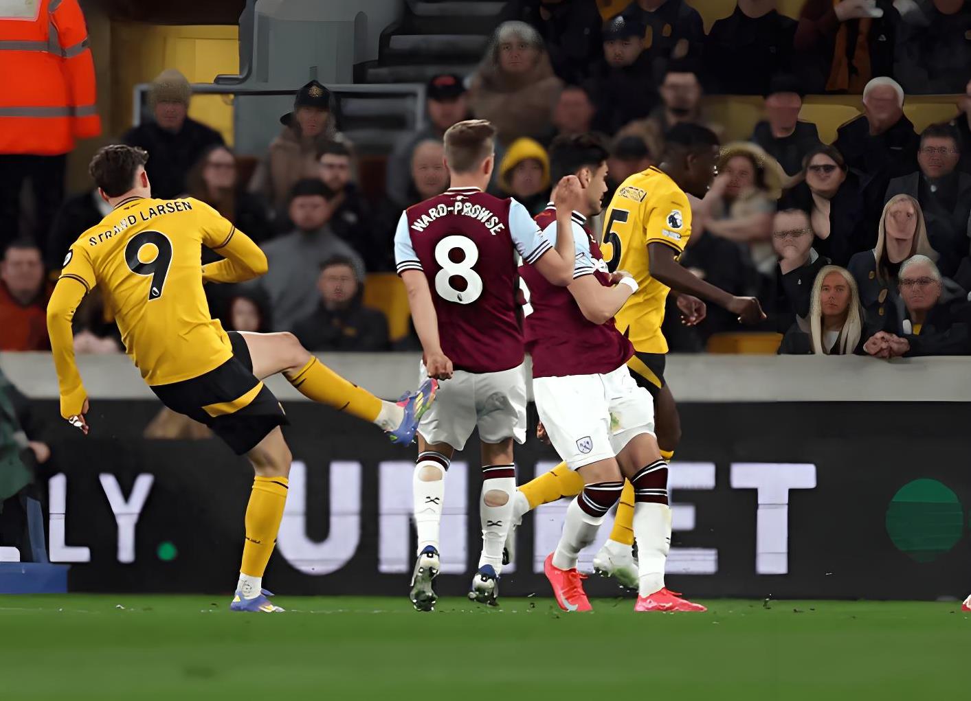 狼队新星亮相,表现出色助球队取胜 狼队新星亮相,表现出色助球队取胜