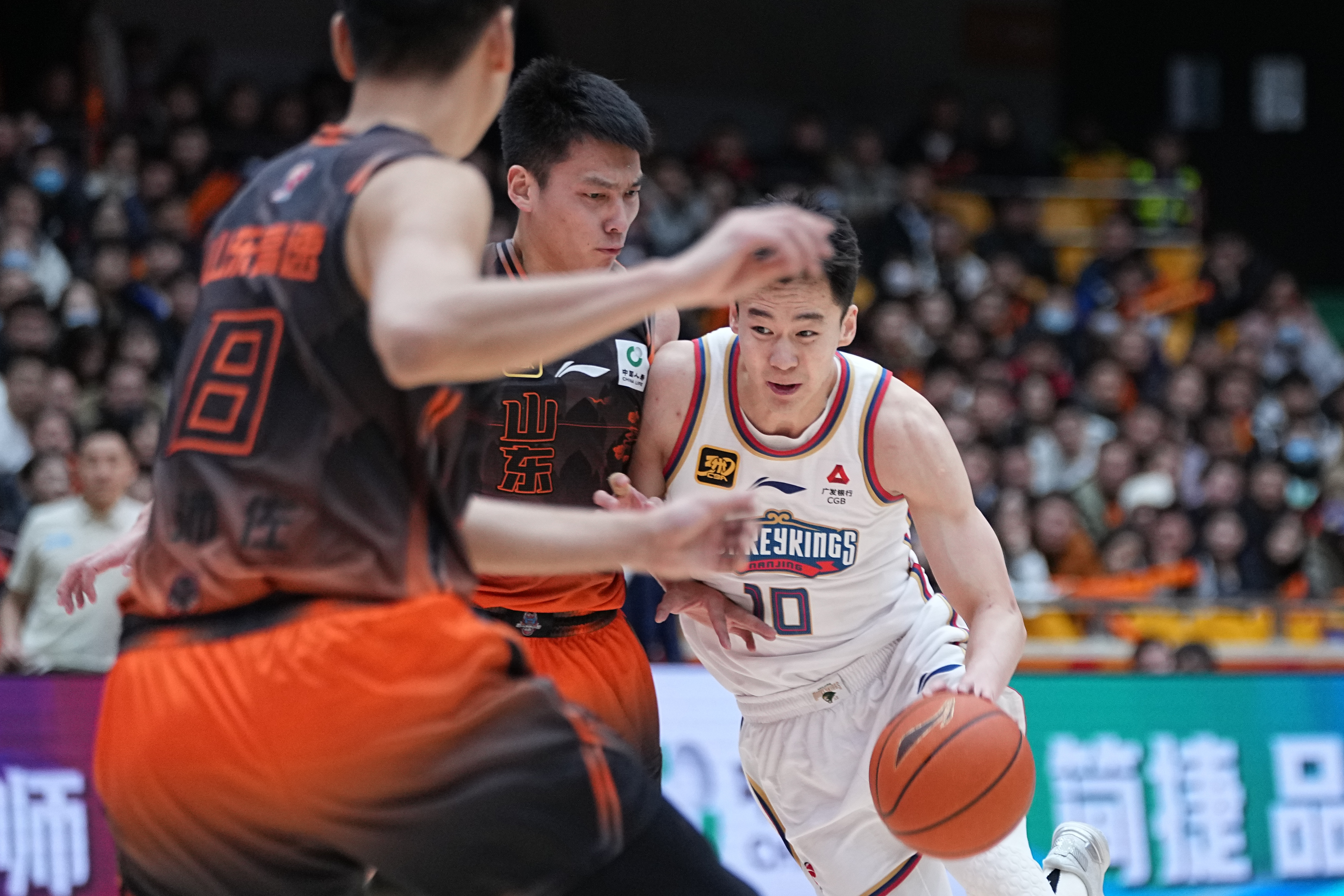 鲁能主场争胜：全队士气高昂，迎战实力强队的简单介绍