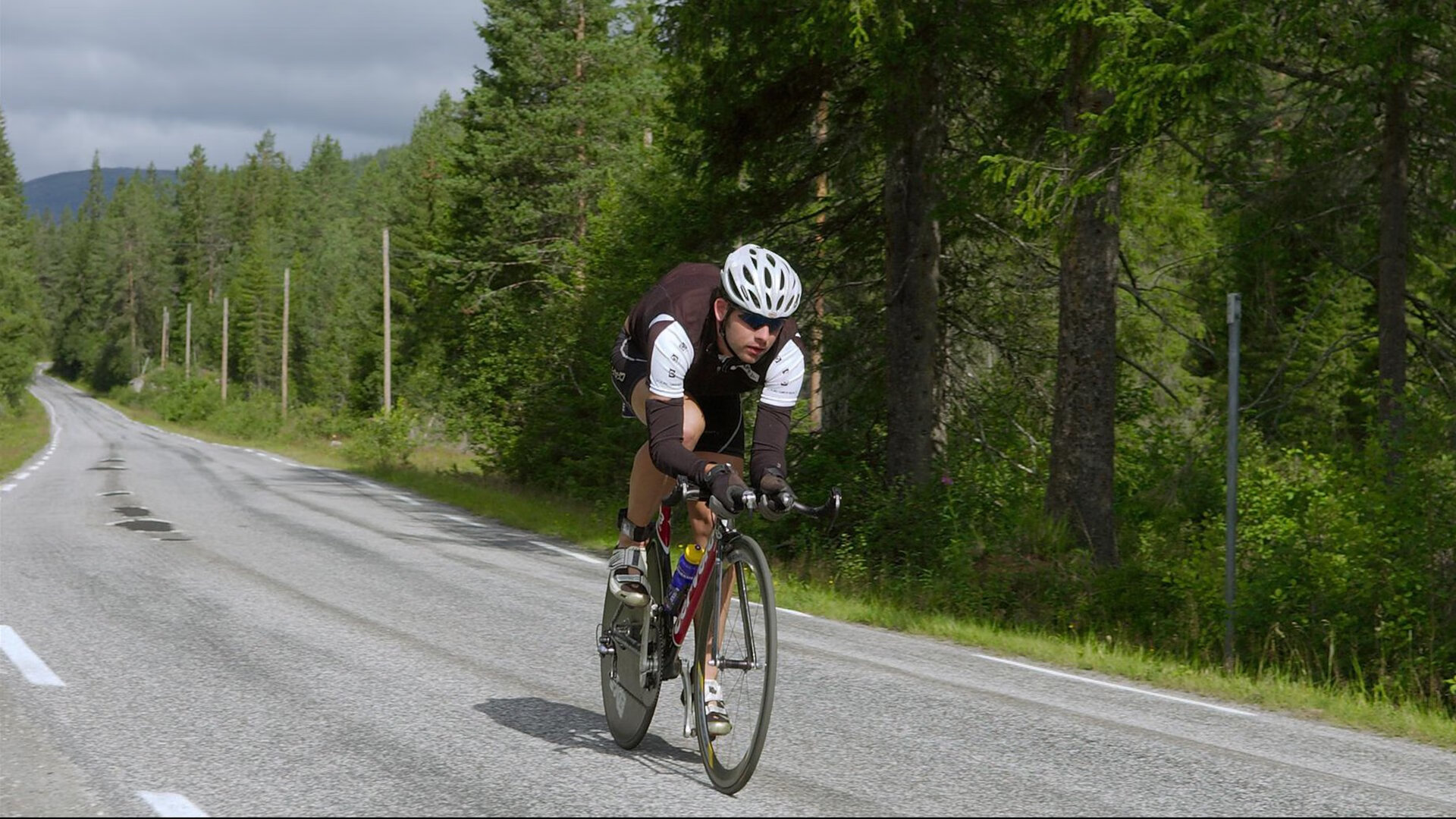 火箭险胜猛龙，米切尔的冠军级表演