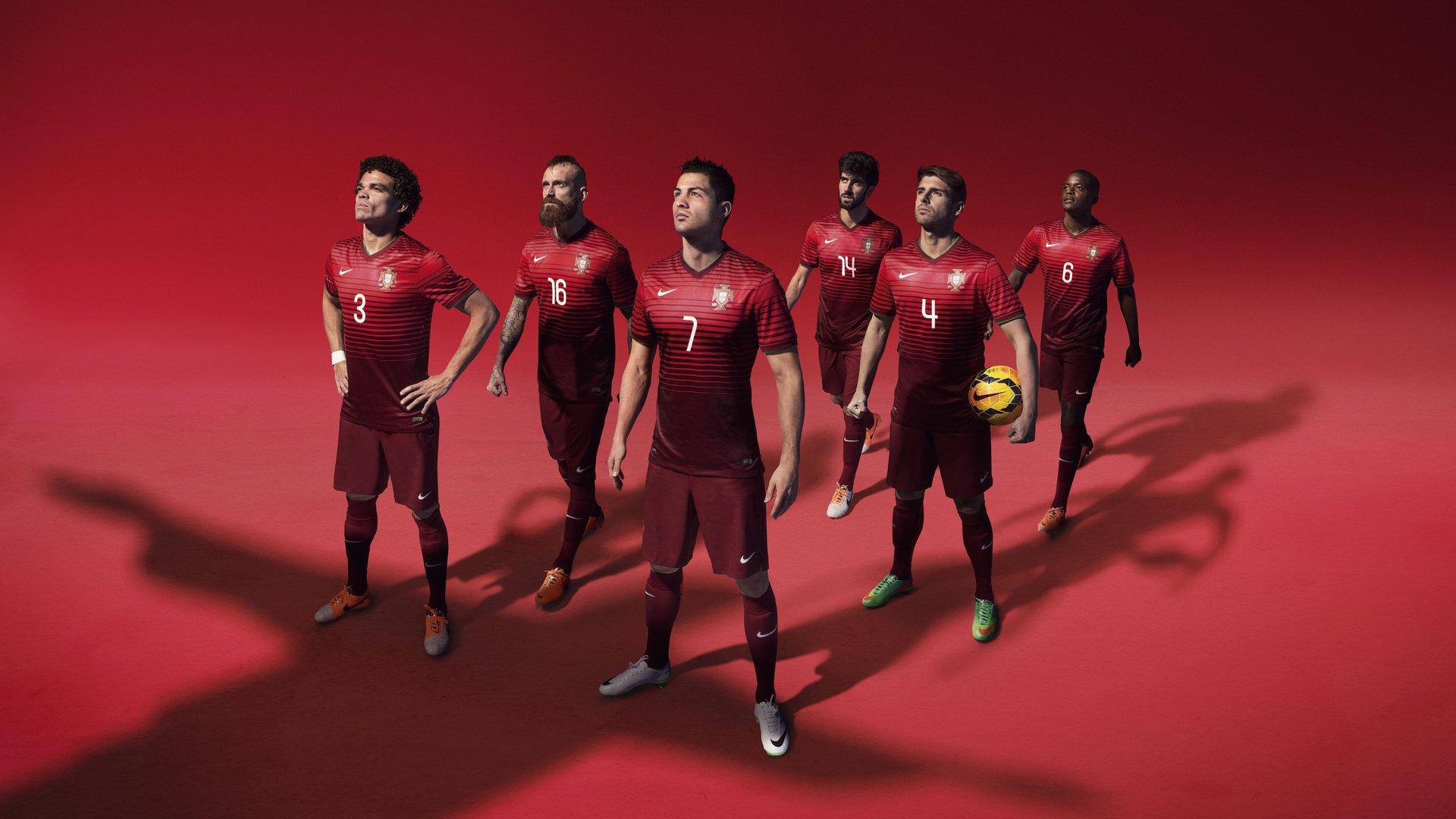 布雷默一锤定音，喀麦隆新星闪耀轻取黄色潜水艇